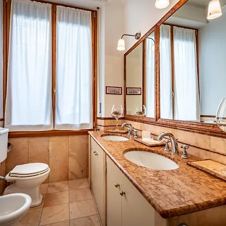 Appartement Yid Leopolda Few Minutes From Station *