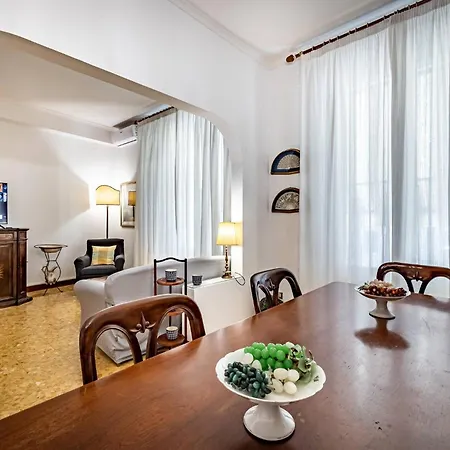 Apartmán Yid Leopolda Few Minutes From Station Florencie