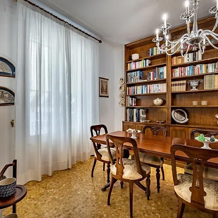 Yid Leopolda Few Minutes From Station Floransa